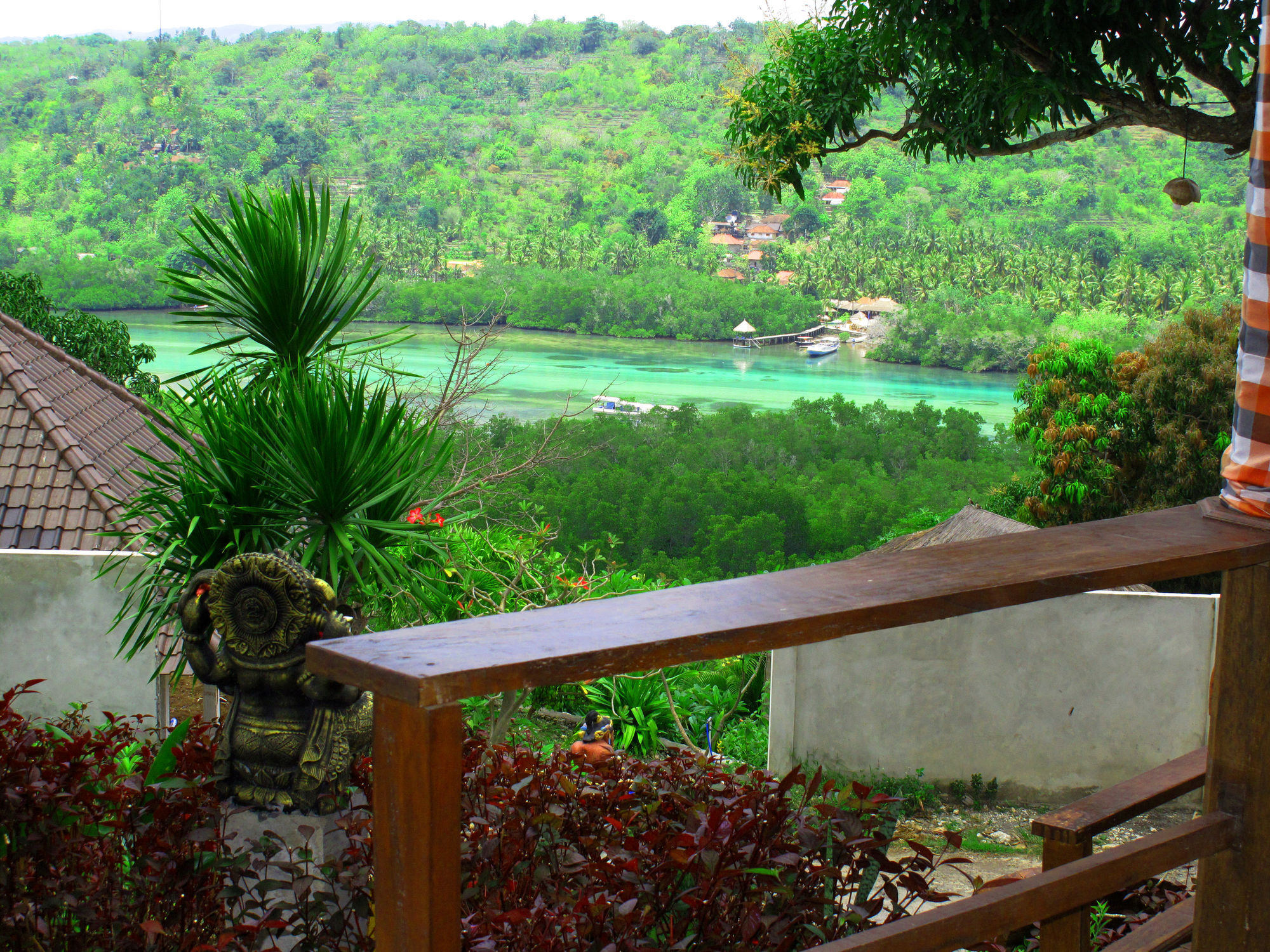 Dmas Huts Lembongan Hotel Nusa Lembongan Kültér fotó
